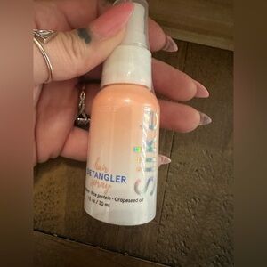 SILK'E TRAVEL HAIR DETANGLER SPRAY New detangling  spray 1fl oz